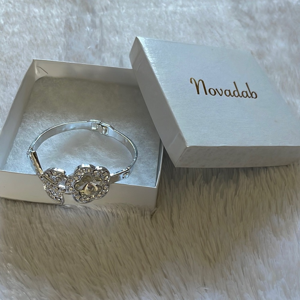 Novadab flower bling bracelet